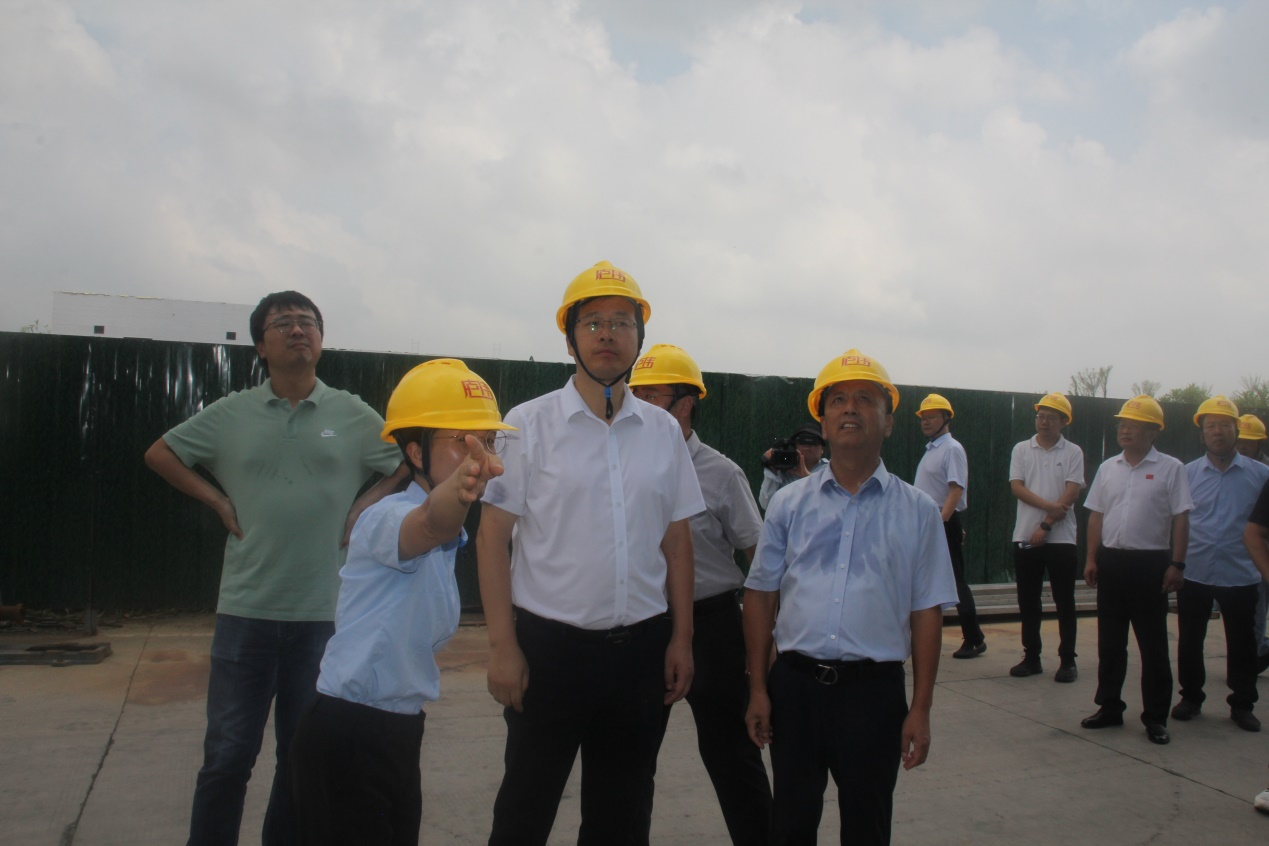 廬江縣委副書(shū)記、縣長(zhǎng)周天斌到公司考察指導(dǎo)工作